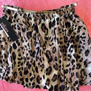 Beautiful new skirt size L brand new